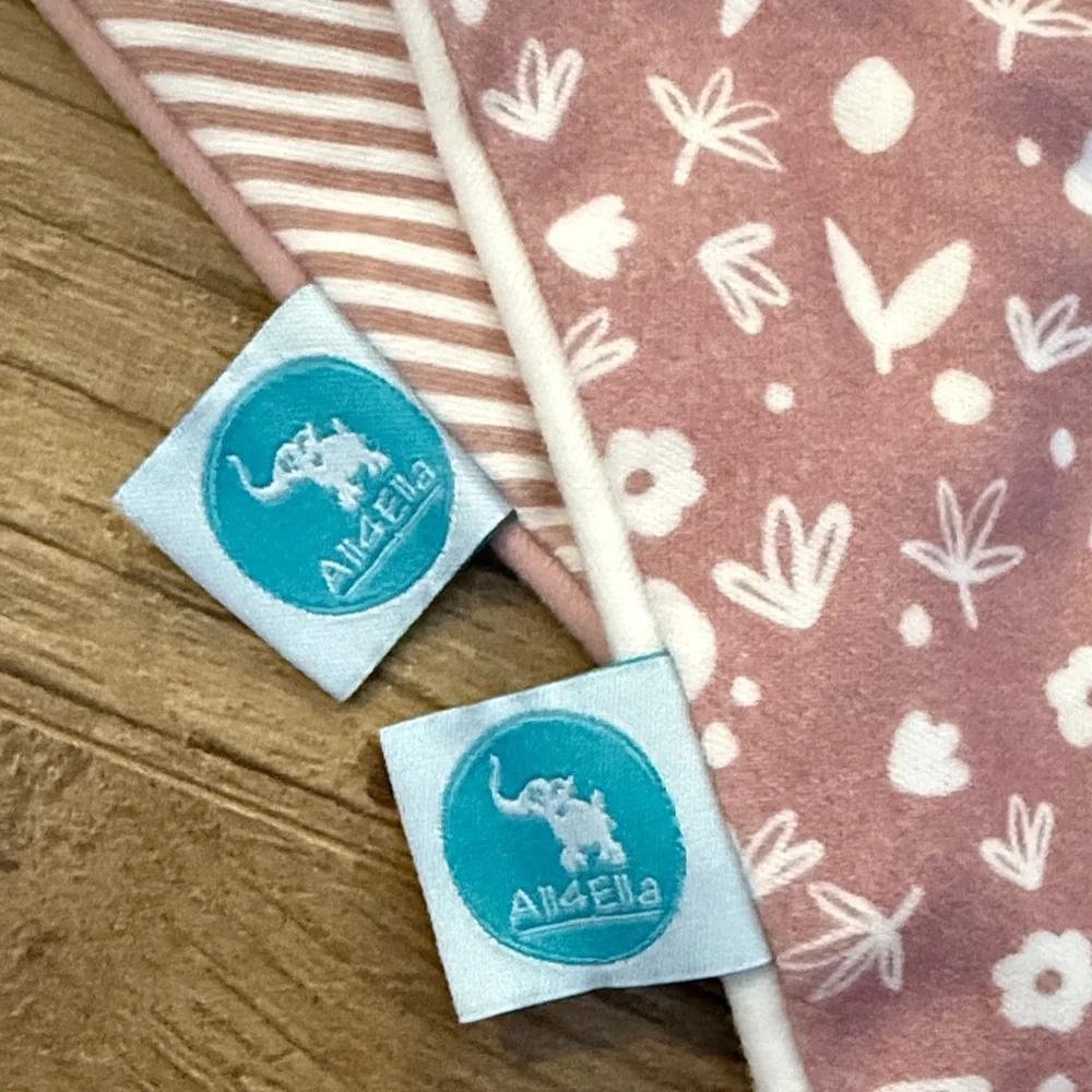 5/$25: NWOT Baby Bandana Bib Set